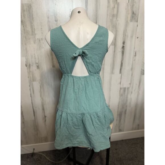 Green dress - Picture 3 of 3